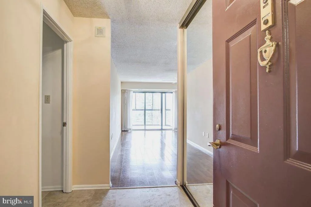 Photo of Unit 1422 at 15101 INTERLACHEN DRIVE