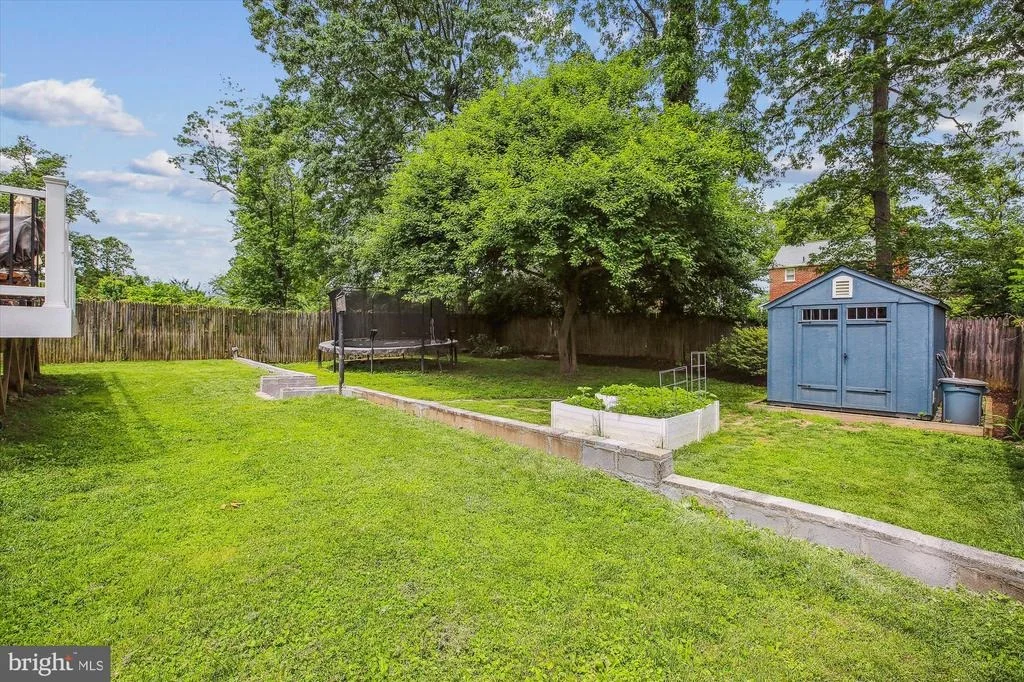 Photo of 2709 EMMET ROAD