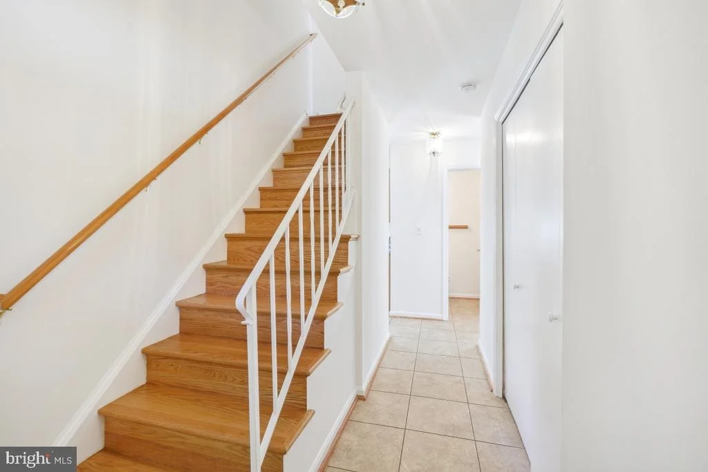 Photo of 882 DIAMOND DRIVE