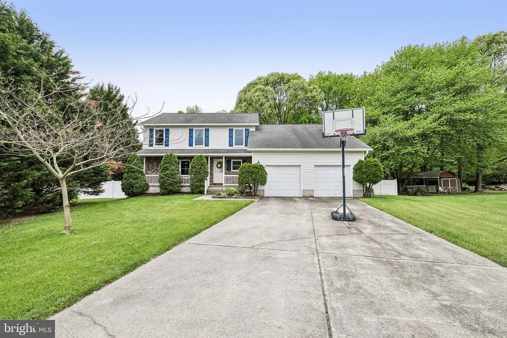 Photo of 592 EASON DRIVE