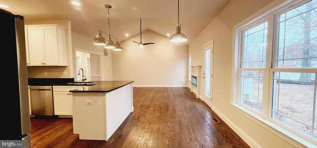 Photo of 7946 ROGUES ROAD