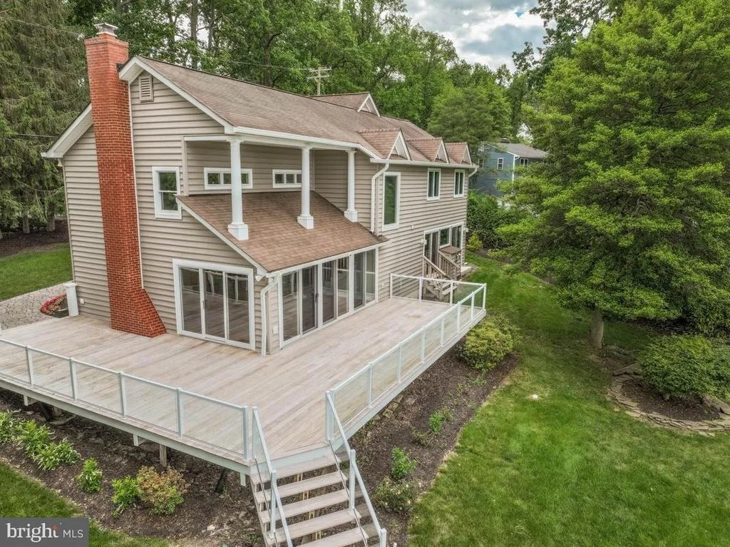 Photo of 421 EDGEWATER ROAD