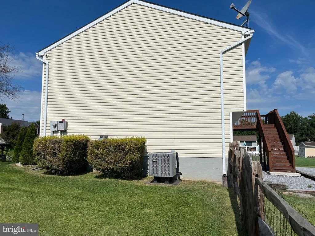 Photo of 15932 HIBISCUS DRIVE