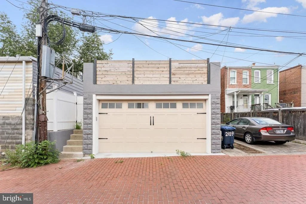 Photo of 2105 4TH STREET NE