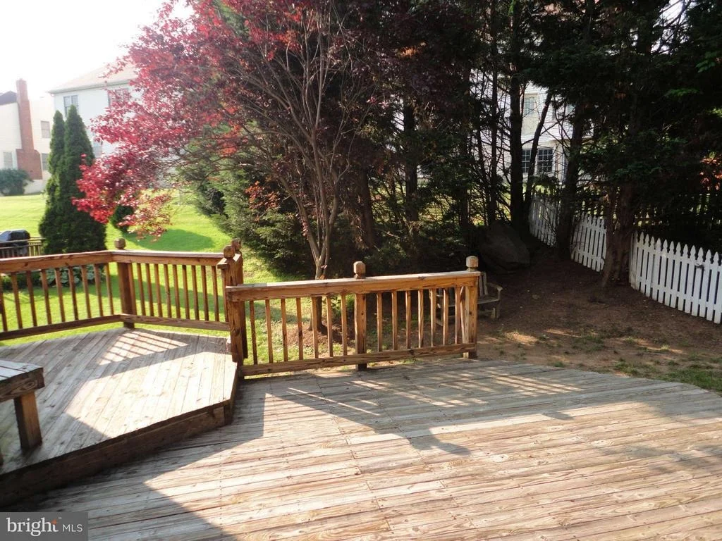 Photo of 21 LEATHERLEAF COURT