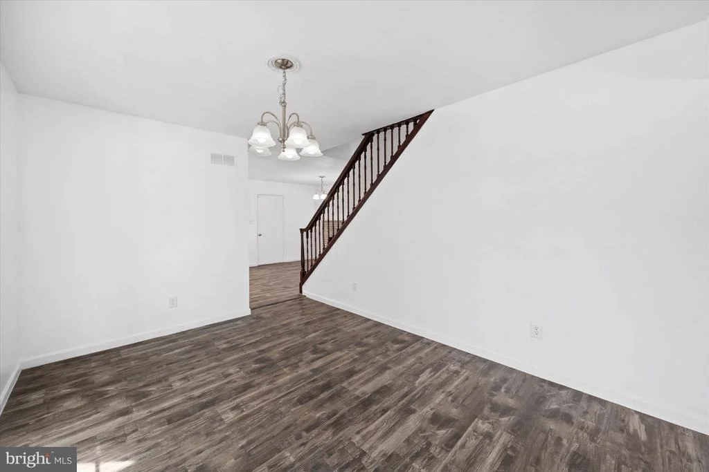 Photo of 19 SQUIRE CIRCLE