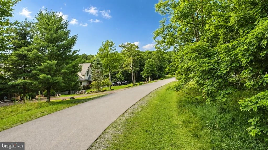 Photo of 84 MOUNTAINTOP ROAD