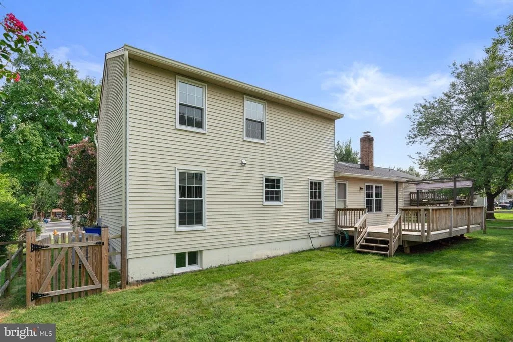 Photo of 8064 RED JACKET WAY