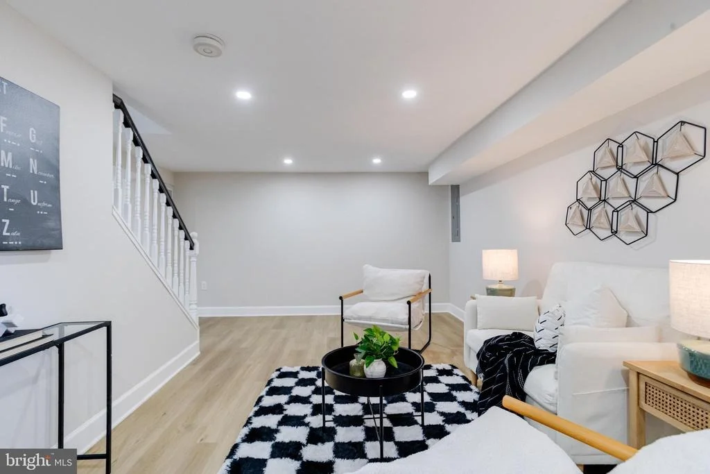 Photo of 605 WALNUT AVENUE