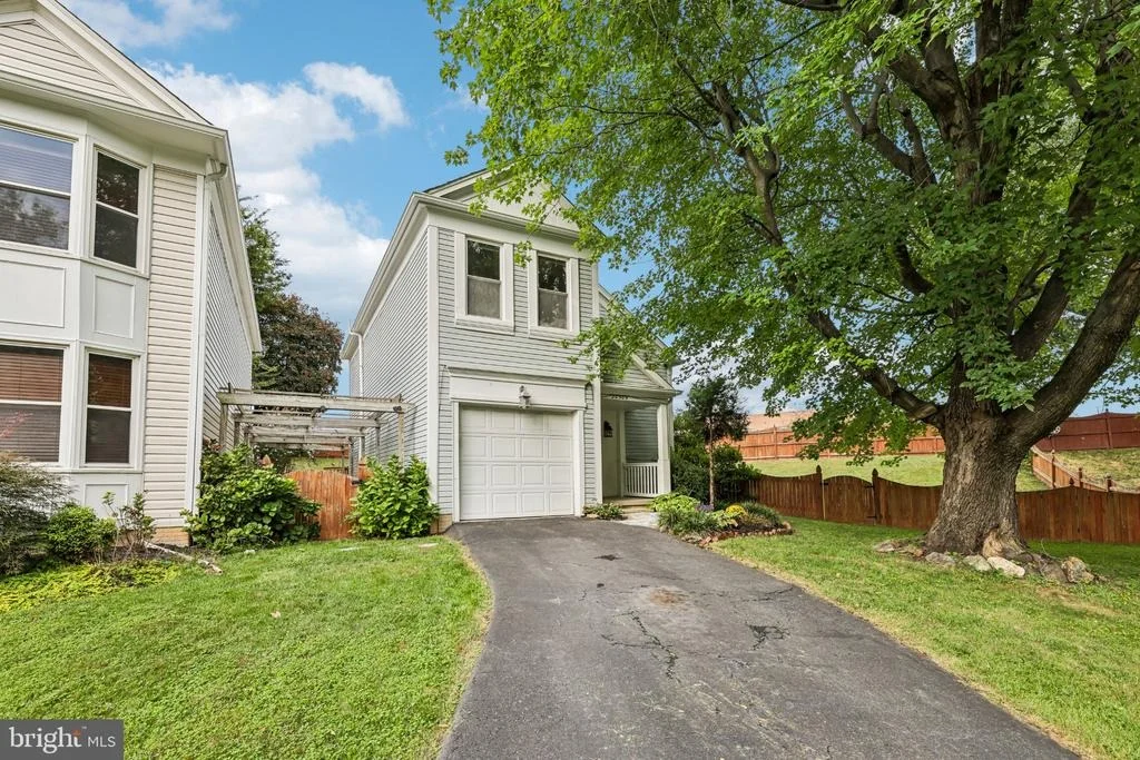 Photo of 20509 ALDERLEAF TERRACE