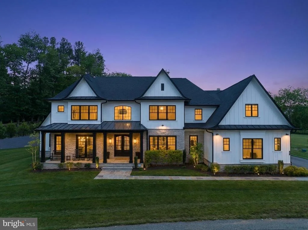 Photo of 952 WALKER ROAD