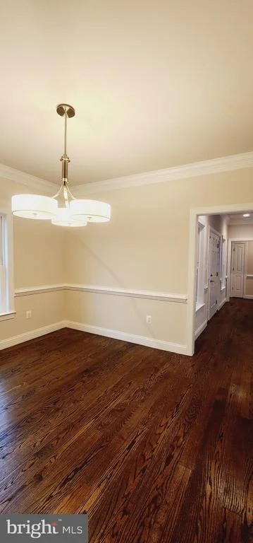 Photo of 7946 ROGUES ROAD