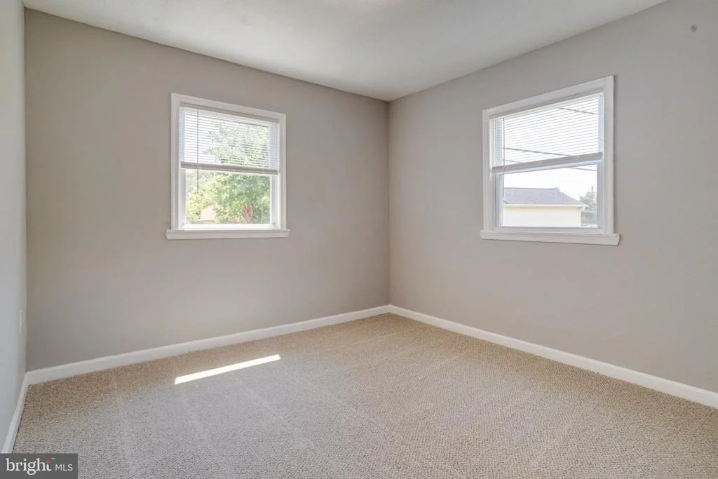 Photo of 215 GLIDER DRIVE