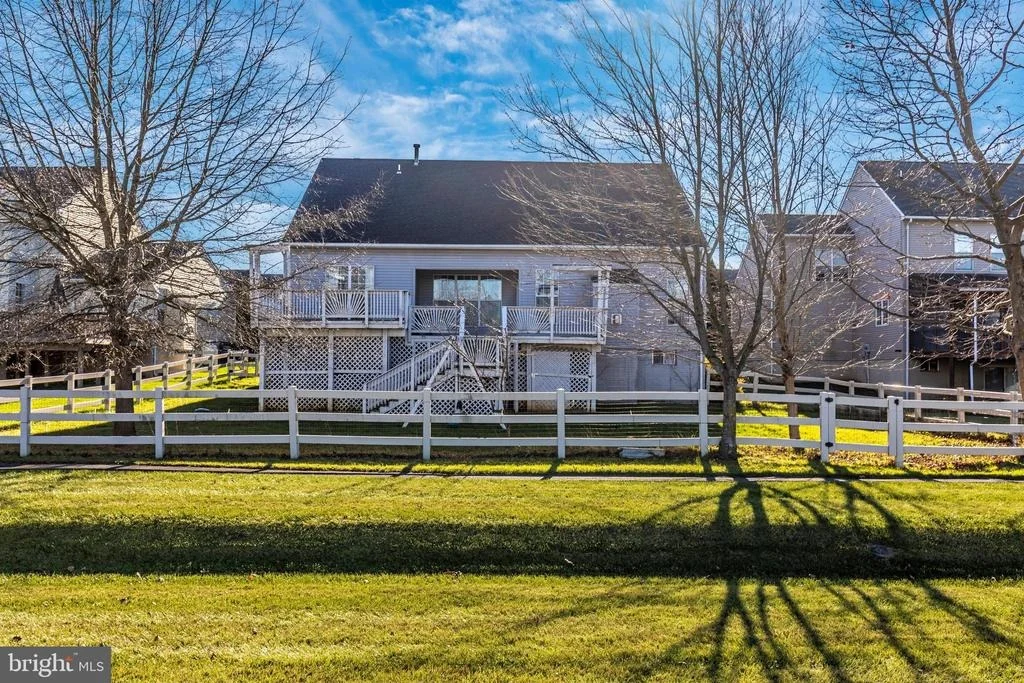 Photo of 17112 MAGIC MOUNTAIN DRIVE
