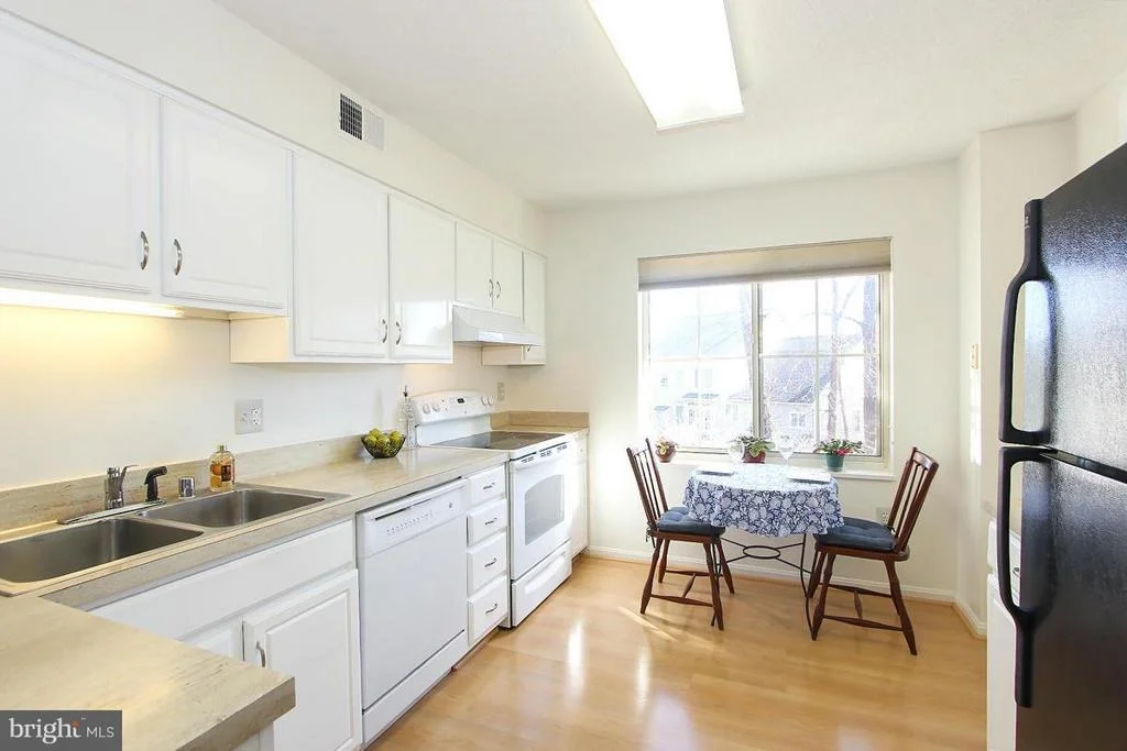 Photo of Unit 303 at 14800 PENNFIELD CIRCLE