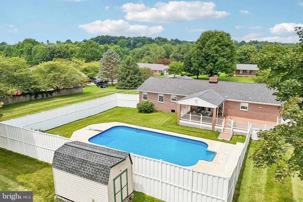 Photo of 2215 CHEROKEE DRIVE