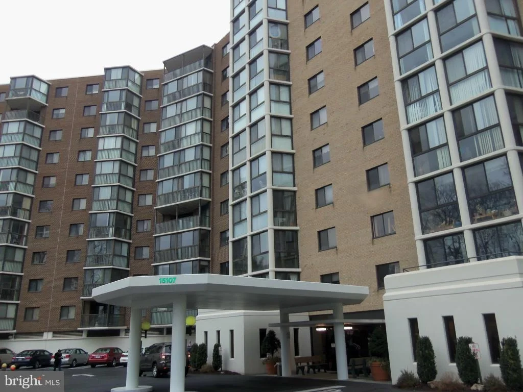 Photo of Unit 2903 at 15107 INTERLACHEN DRIVE