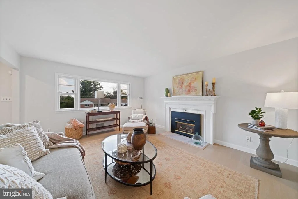 Photo of 11809 COLLINS DRIVE