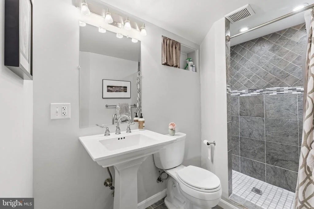 Photo of 1102 MEURILEE LANE