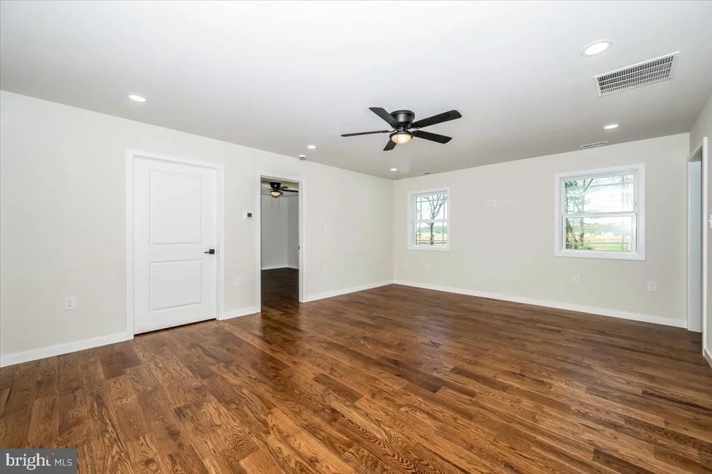 Photo of 460 SHADE TREE LANE