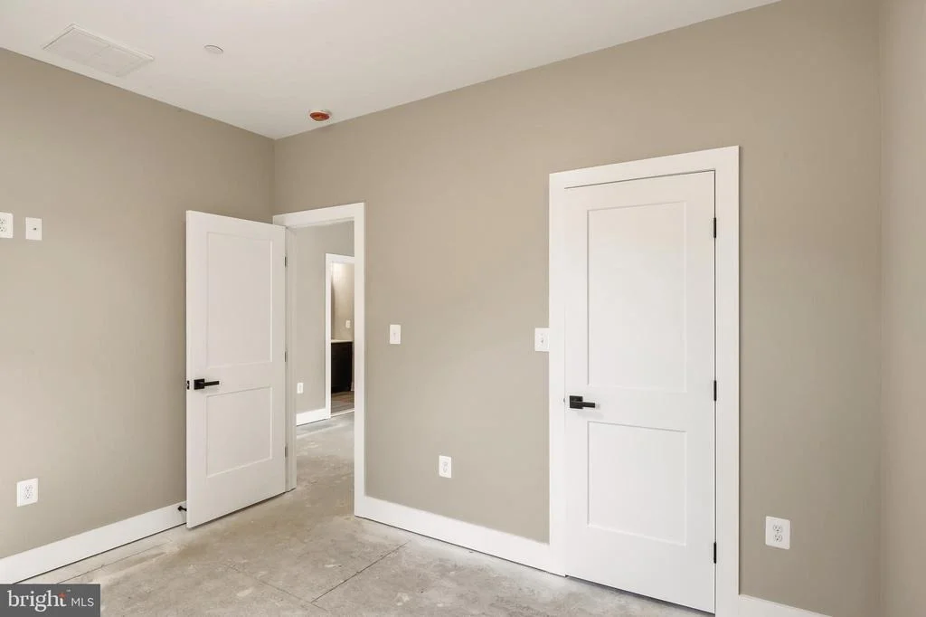 Photo of 584 PARK ROAD