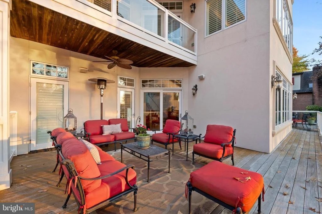 Photo of 206 HARBOR DRIVE