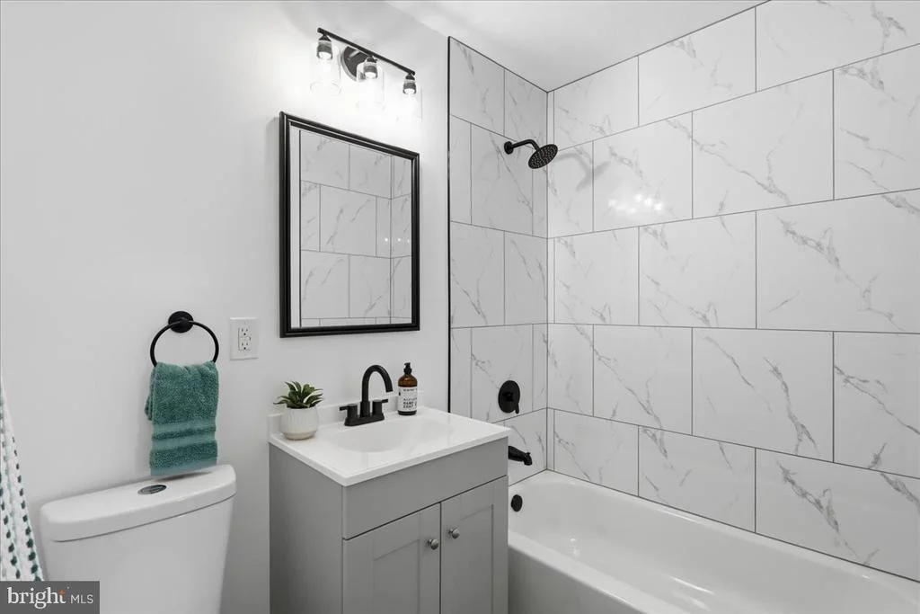 Photo of 1405 OUTER DRIVE