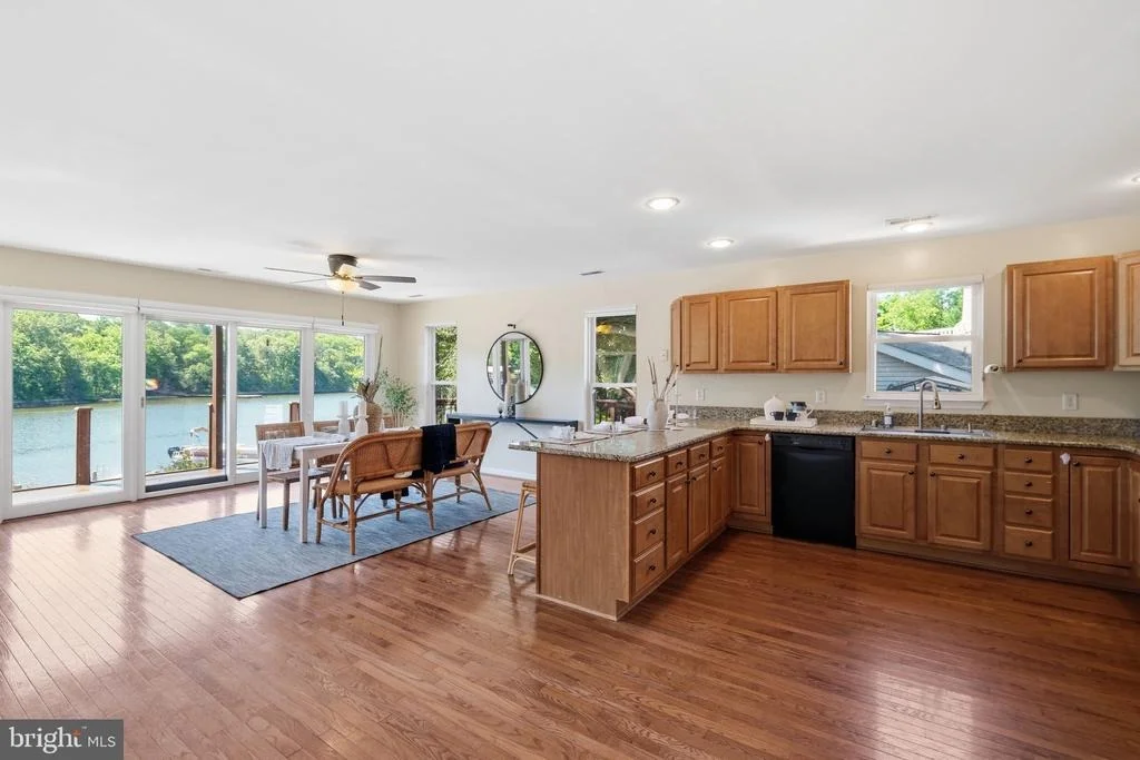 Photo of 426 RIVERSIDE DRIVE