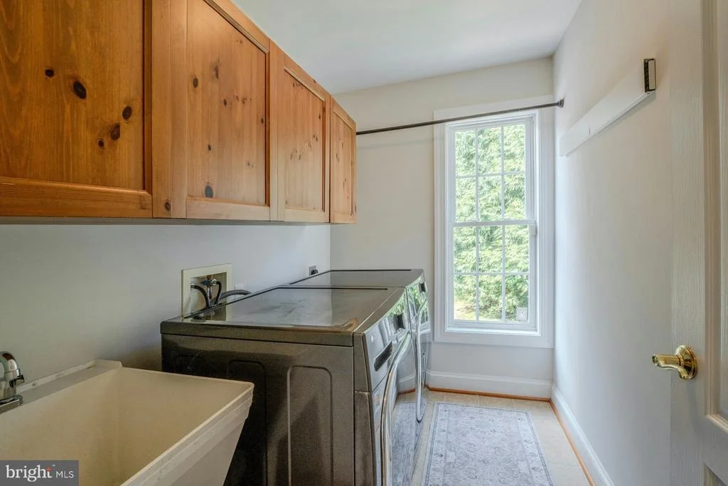 Photo of 17301 ROUNDMONT PLACE