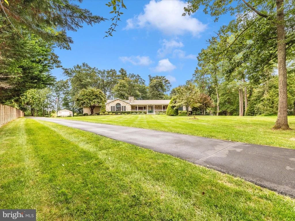 Photo of 6119 DAVIS ROAD