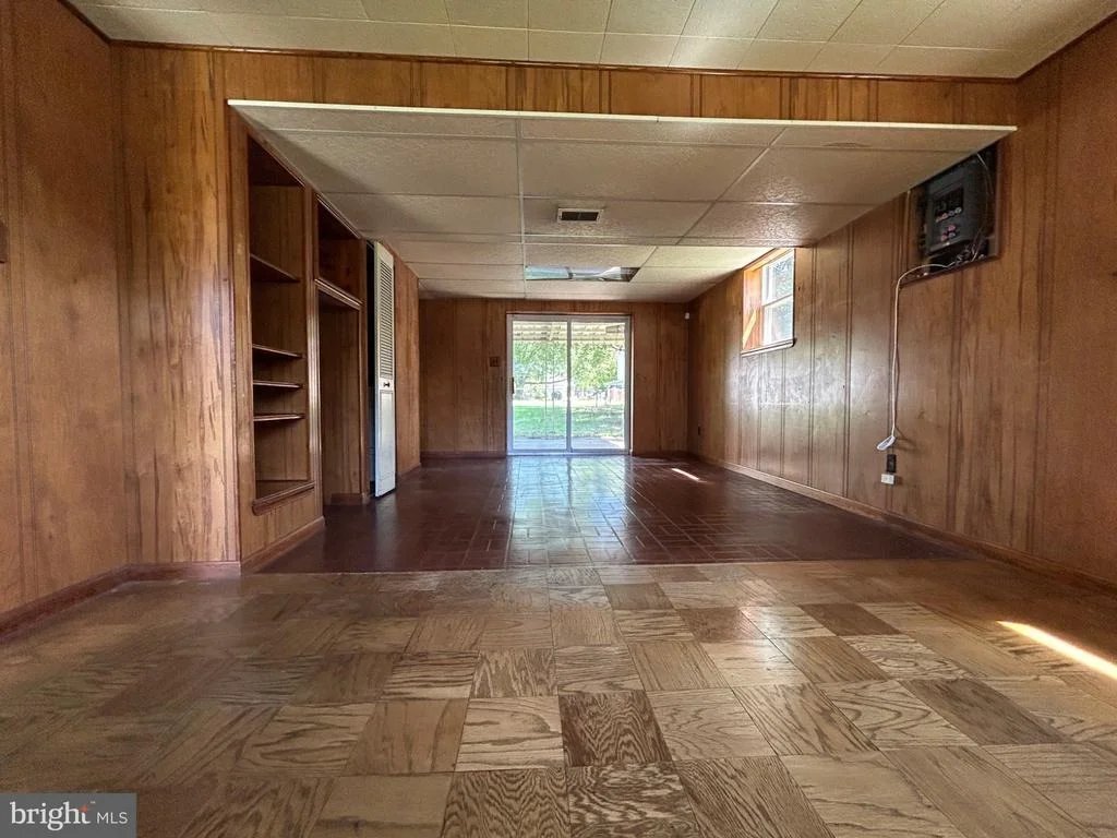 Photo of 9512 SMALL DRIVE