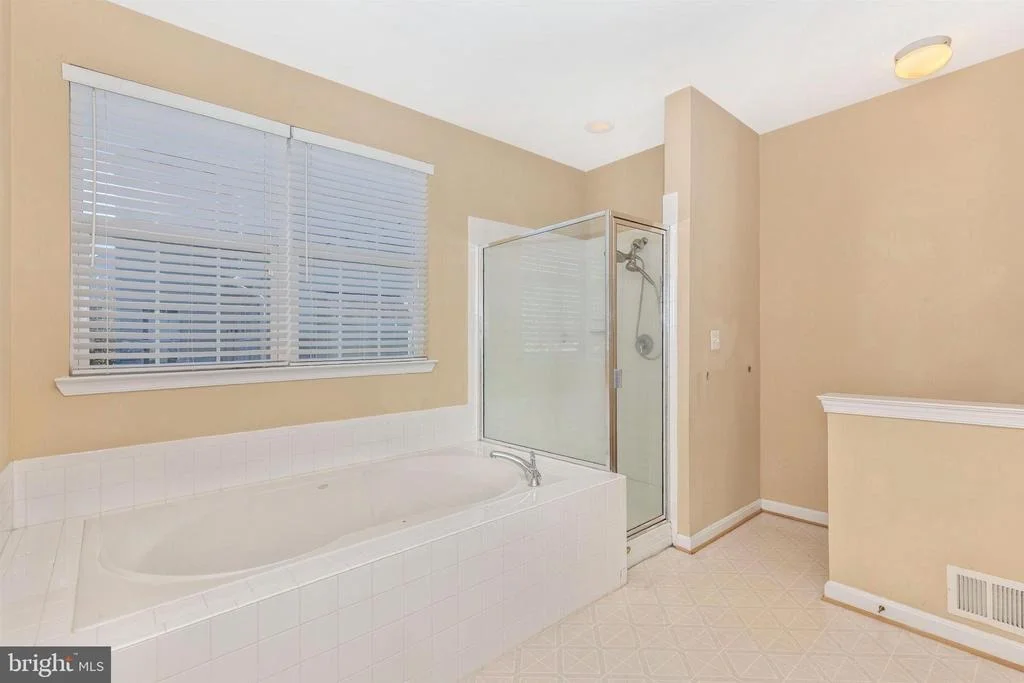 Photo of 17112 MAGIC MOUNTAIN DRIVE