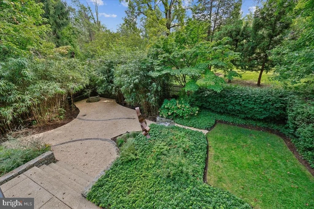 Photo of 1212 WOODSIDE PARKWAY