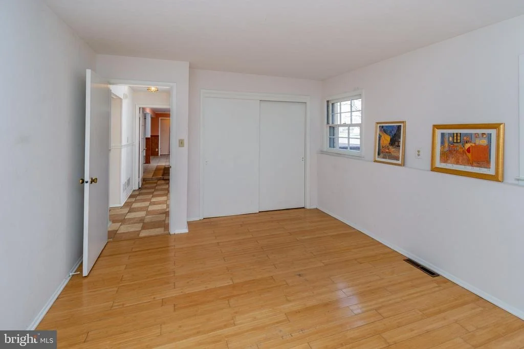 Photo of 6 JEFFREY LANE