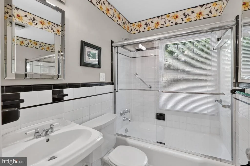 Photo of 805 ORCHARD WAY