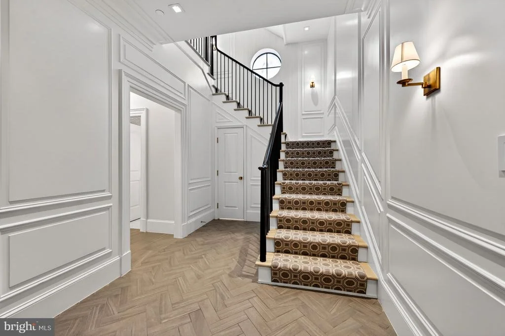 Photo of 4432 CHESTNUT LANE NW
