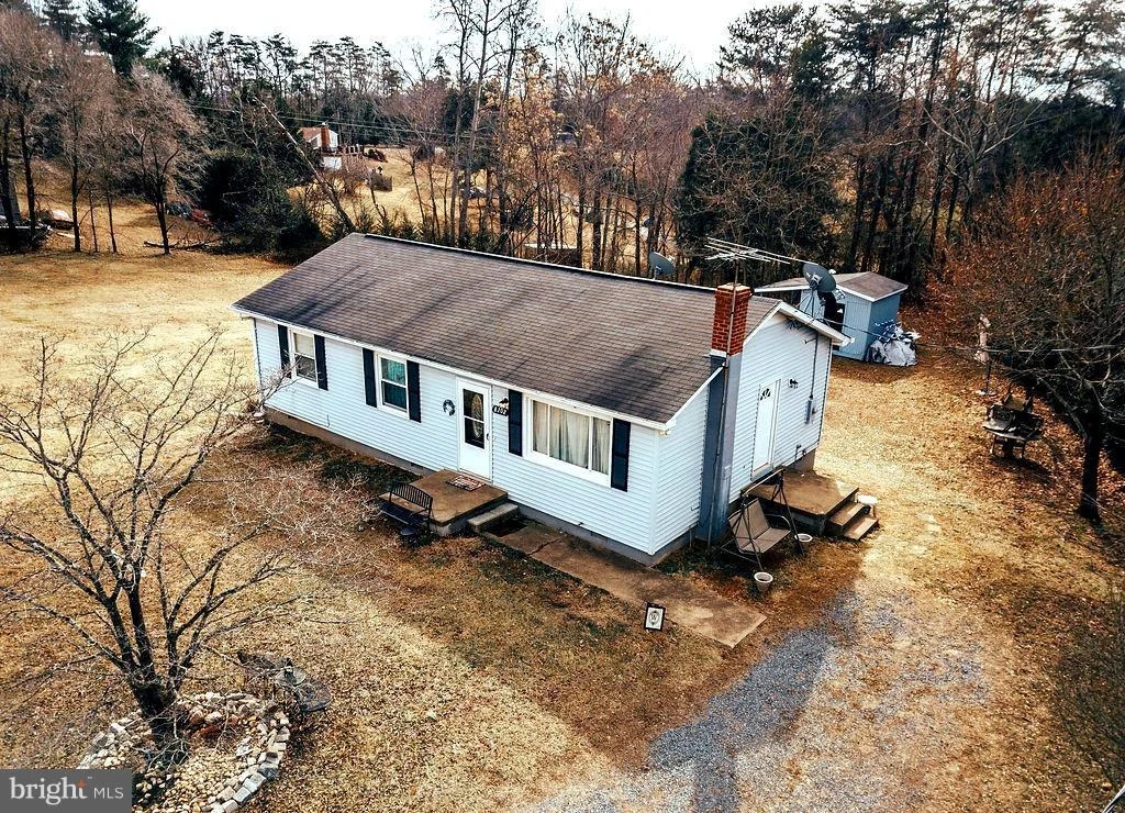 Photo of 8202 SCALES ROAD