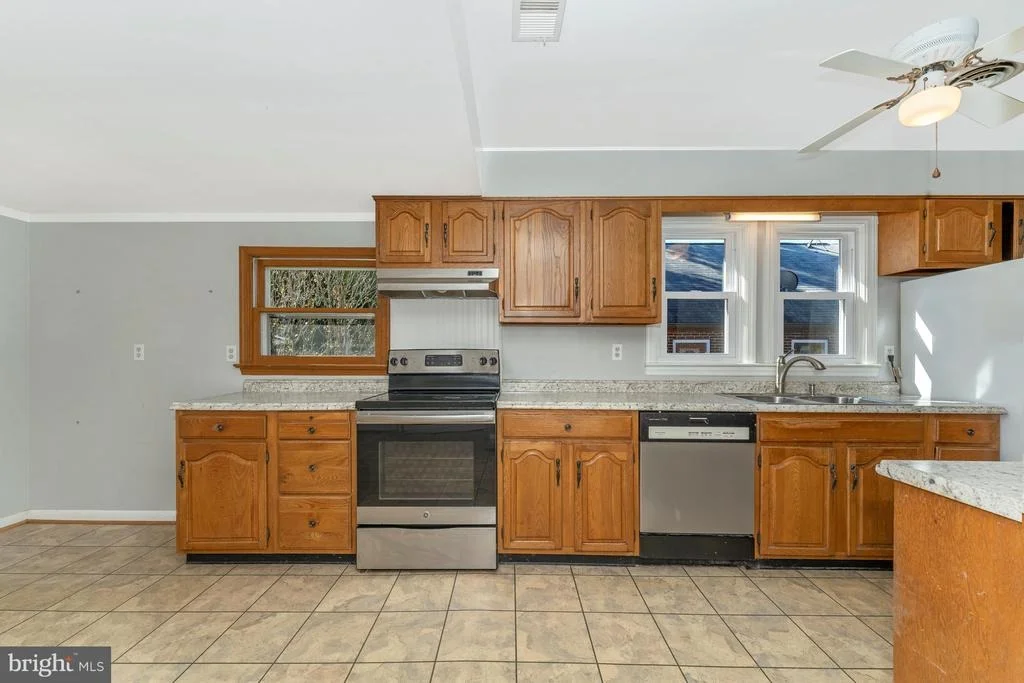 Photo of 406 LEE PLACE