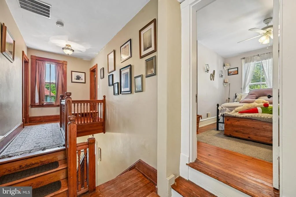 Photo of 20925 CLARKSBURG ROAD