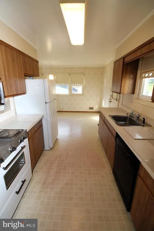 Photo of 1222 DOWNS DRIVE
