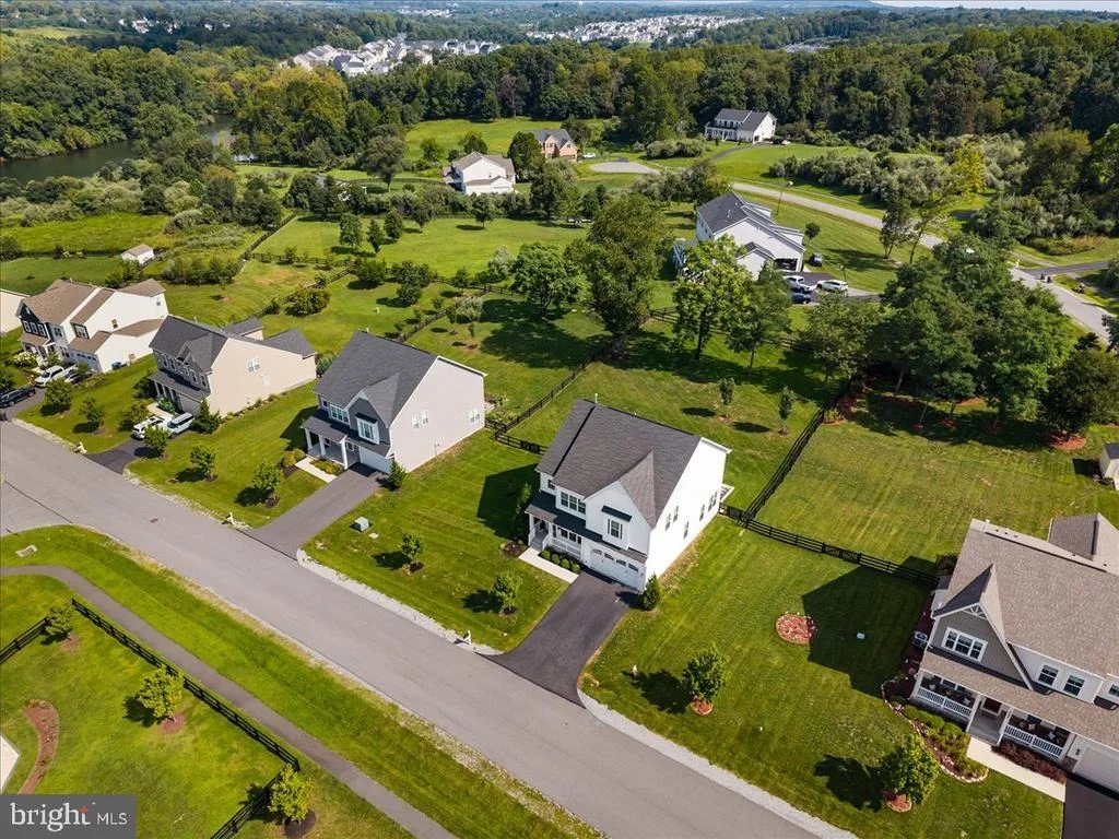 Photo of 35928 PLATINUM DRIVE
