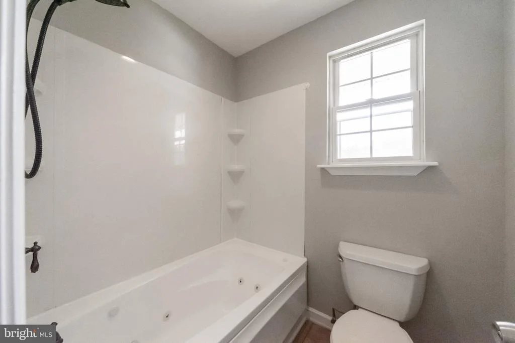 Photo of 8135 HIGHPOINT ROAD