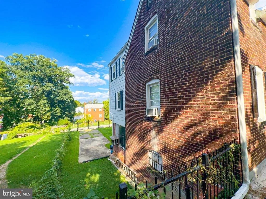 Photo of 1106 45TH PLACE SE