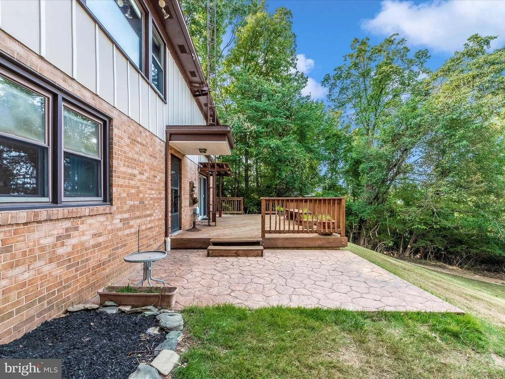 Photo of 7502 RIDGE ROAD