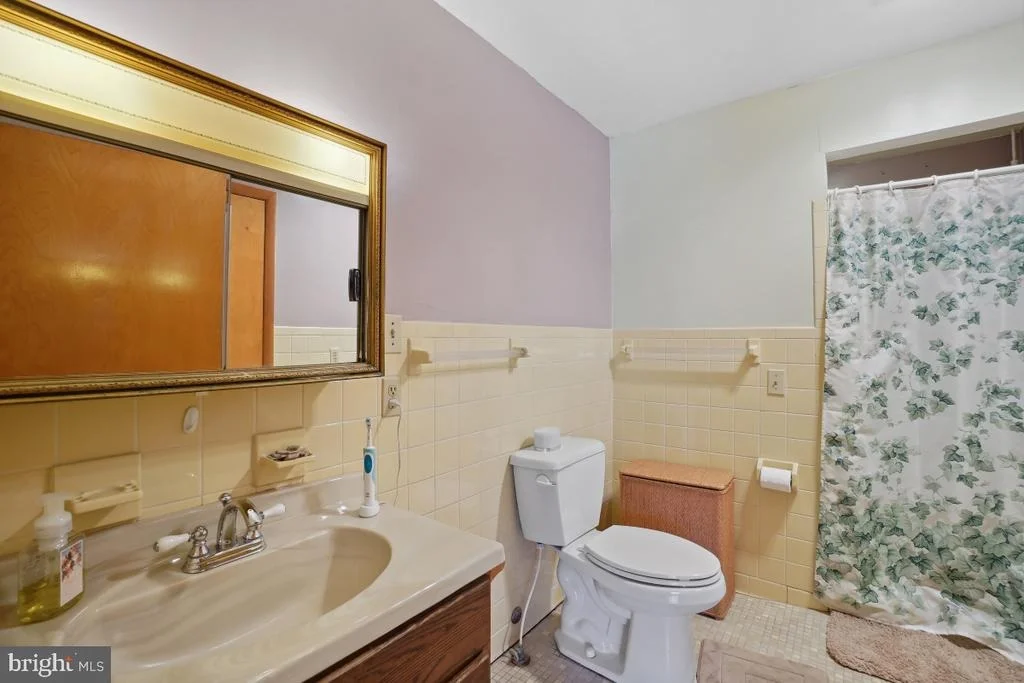 Photo of 18208 MUNCASTER ROAD