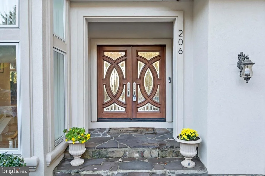 Photo of 206 HARBOR DRIVE
