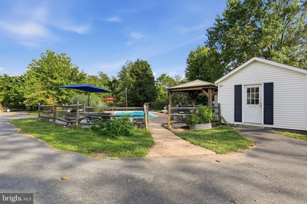 Photo of 5921 QUINN ROAD