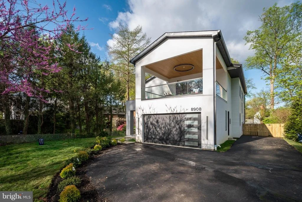 Photo of 8908 MOHAWK LANE