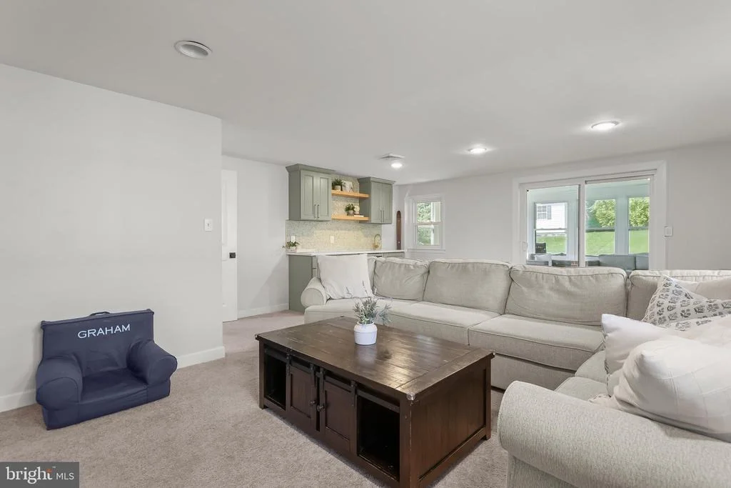 Photo of 906 SOUTHWICK DRIVE