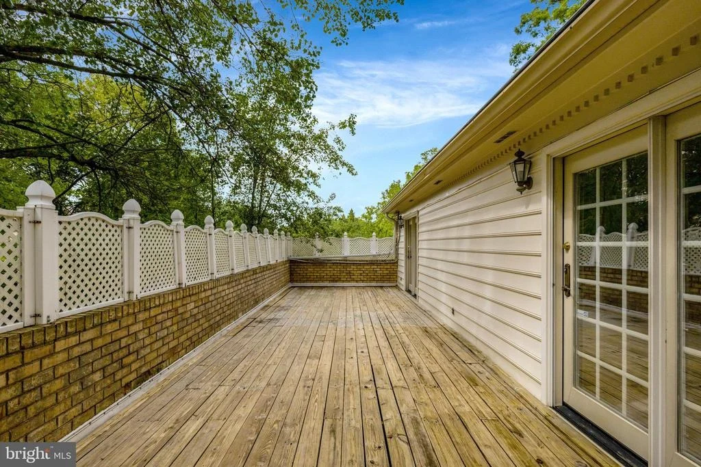 Photo of 1468 HIGHWOOD DRIVE